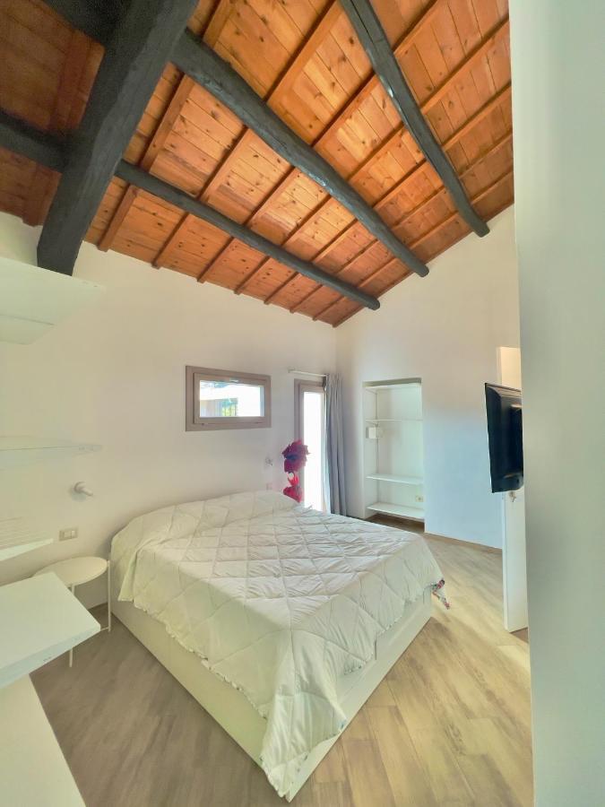 Domu Virginia Bed & Breakfast กัสเตียดาส ภายนอก รูปภาพ