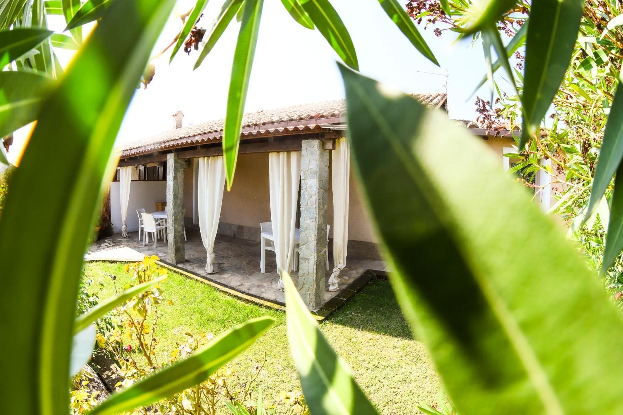 Domu Virginia Bed & Breakfast กัสเตียดาส ภายนอก รูปภาพ