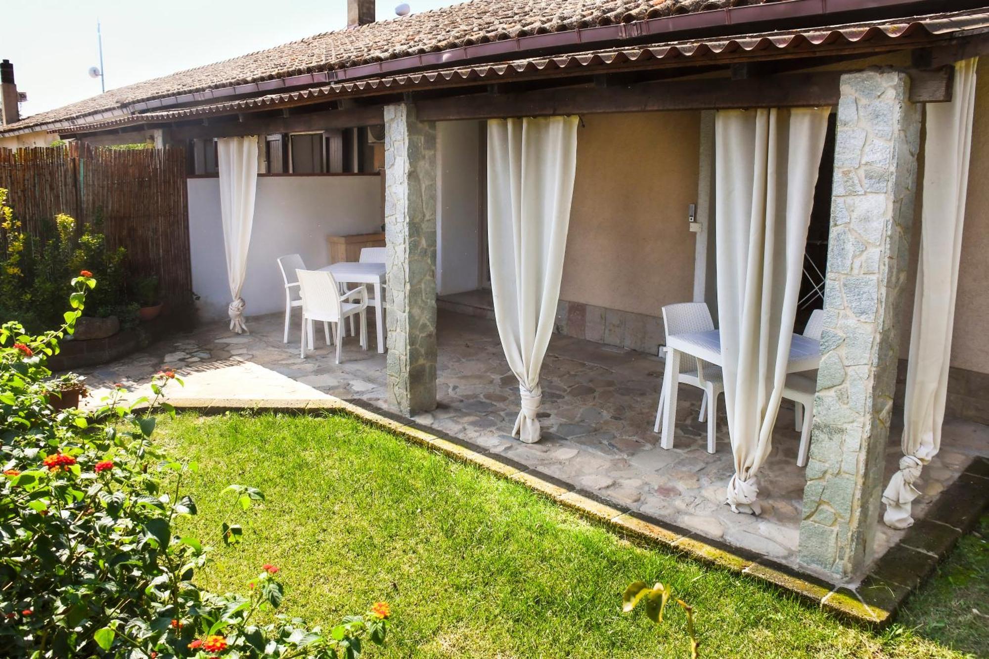 Domu Virginia Bed & Breakfast กัสเตียดาส ภายนอก รูปภาพ